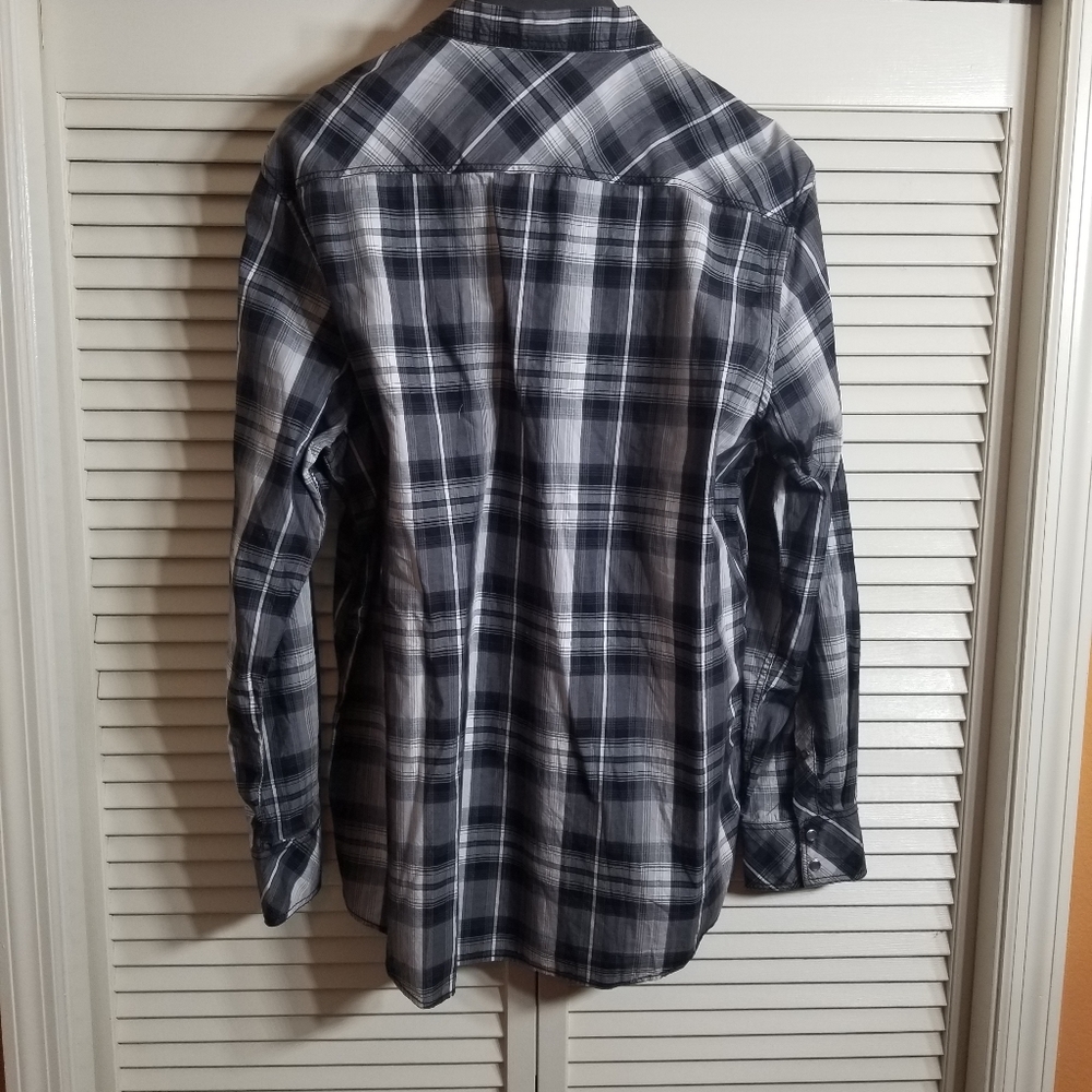 Inc button up - Picture 3 of 3